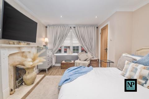 22 Foxglove, Amington, Tamworth, B77 4HY