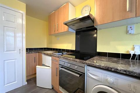 6 Cowper Close, Warwick, CV34 5YR