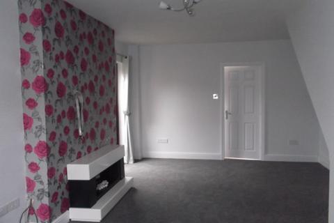 2 bedroom terraced house to rent, 1 Wallberry Mews , Farmhill, Douglas, IM2 2ND