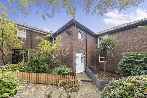 3 bedroom terraced house for sale, Moresby Walk, Clapham