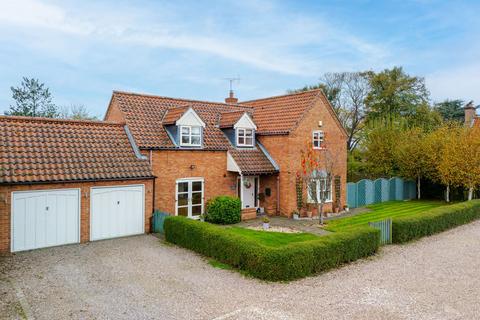 4 bedroom detached house for sale, Station Road, Newark NG23