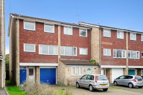 4 bedroom end of terrace house for sale, Bushey Grove Road, Bushey