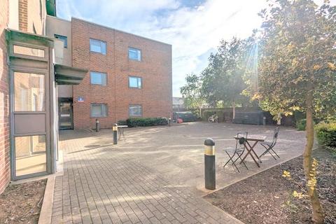 1 bedroom flat for sale, New Road, Bedfont, Feltham, TW14