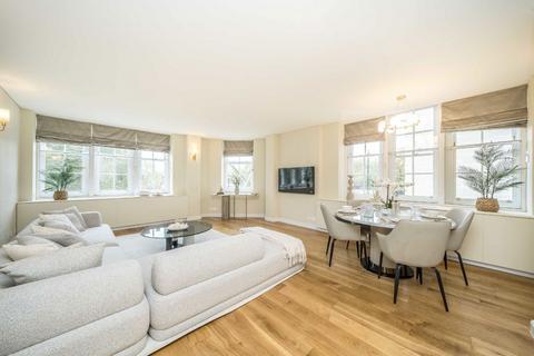 3 bedroom flat to rent, Piccadilly, London W1J