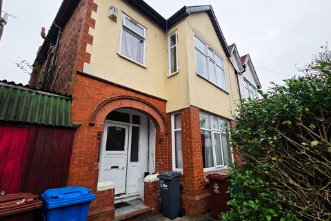 4 bedroom semi-detached house for sale, Milverton Road, Victoria Park