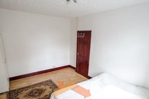 2 bedroom terraced house to rent, leeds LS6