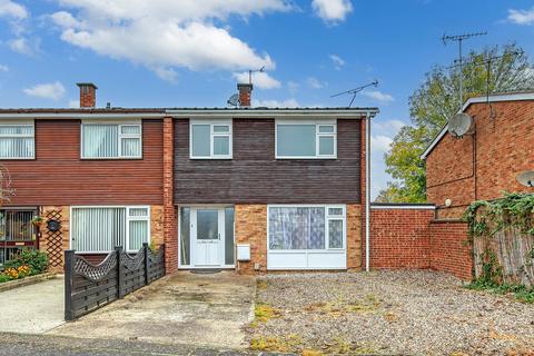 3 bedroom terraced house to rent, Dorset Avenue, Great Baddow, CM2