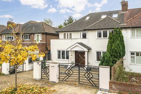 4 bedroom semi-detached house to rent, Robin Hood Lane, London SW15