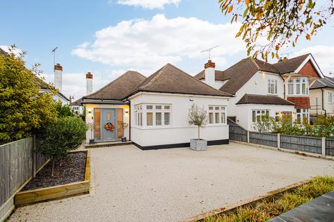 4 bedroom detached bungalow for sale, Berkeley Gardens, Leigh-on-sea, SS9