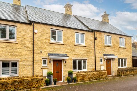 3 bedroom terraced house for sale, Eastview Close, Stow On The Wold, GL54