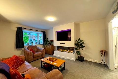 130 Bury Road, Radcliffe, Manchester, M26 2UX