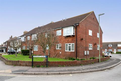 1 bedroom flat for sale, Spencer Close, Hayling Island PO11