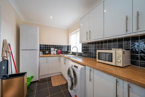 3 bedroom flat for sale, Bucaneer house, Rails Lane, Hayling Island PO11