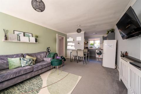 3 bedroom flat for sale, Winsor Close, Hayling Island PO11