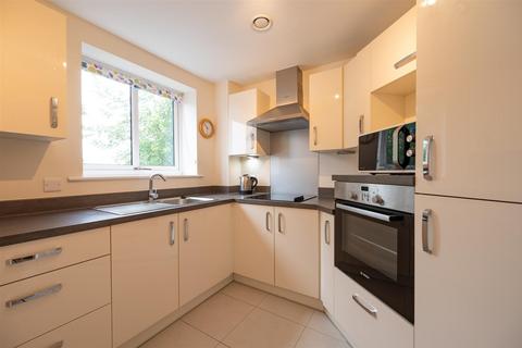 2 bedroom flat for sale, St. Marys Road, Hayling Island PO11