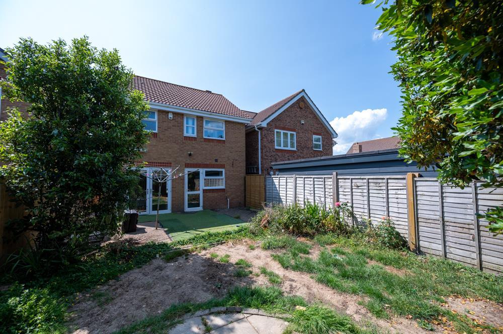 2 Aubrey Close 23 2.jpg