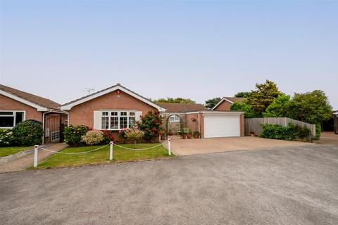 4 bedroom detached bungalow for sale, Sea View Road, Hayling Island PO11