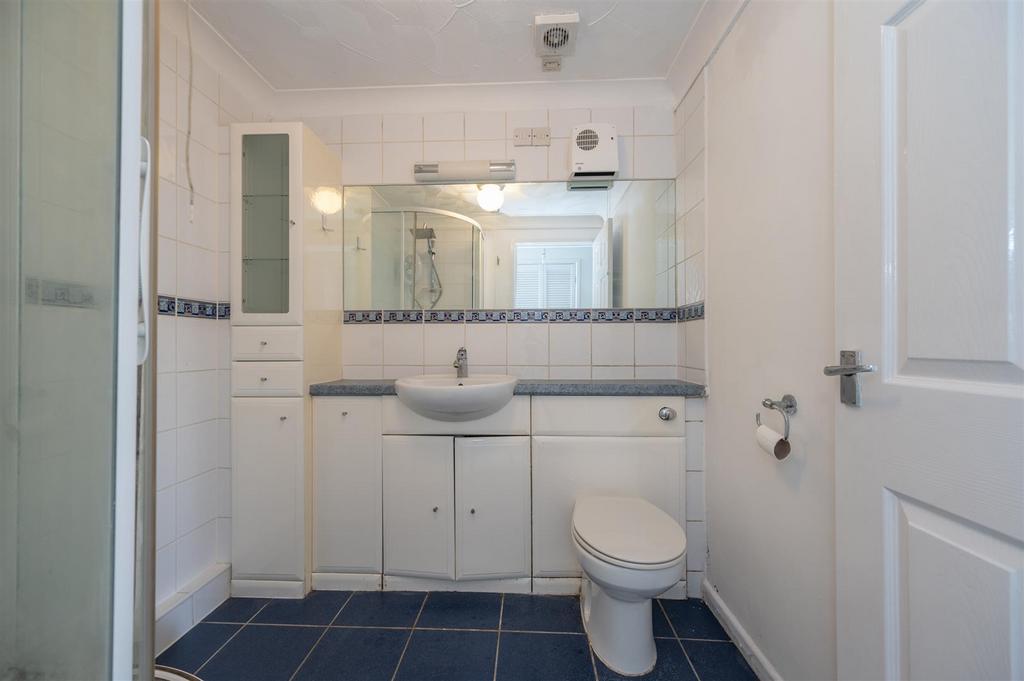 7 Pebble Court 23 16.jpg
