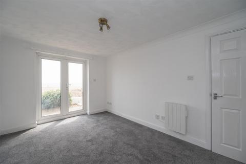 2 bedroom flat to rent, 112 Southwood Road, Hayling Island PO11