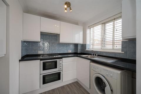2 bedroom flat to rent, 112 Southwood Road, Hayling Island PO11