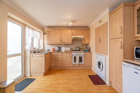 2 bedroom house for sale, Linden Grove, Hayling Island PO11