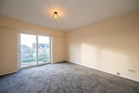 2 bedroom flat to rent, Southwood Road, Hayling Island PO11