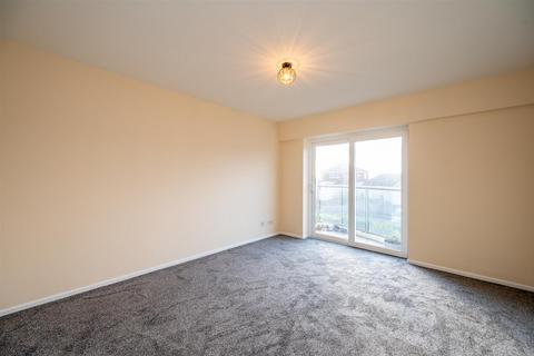 2 bedroom flat to rent, Southwood Road, Hayling Island PO11