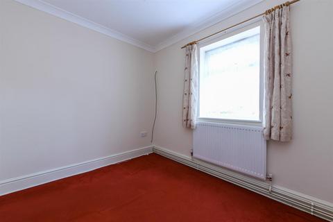 1 bedroom flat to rent, St. Leonards Avenue, Hayling Island PO11