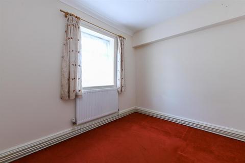 1 bedroom flat to rent, St. Leonards Avenue, Hayling Island PO11