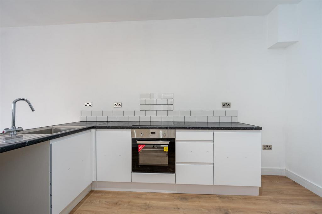 32 Carnarvon Road, Portsmouth, PO2 7 NL2219.jpg