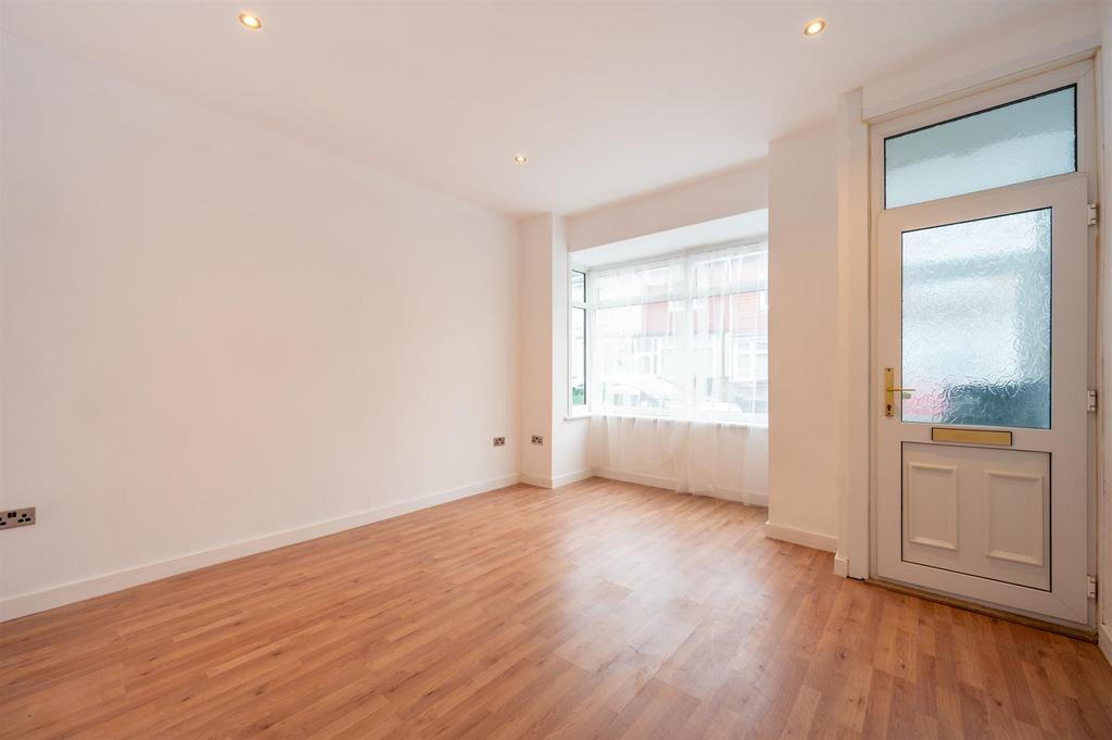 32 Carnarvon Road, Portsmouth, PO2 7 NL2222.jpg