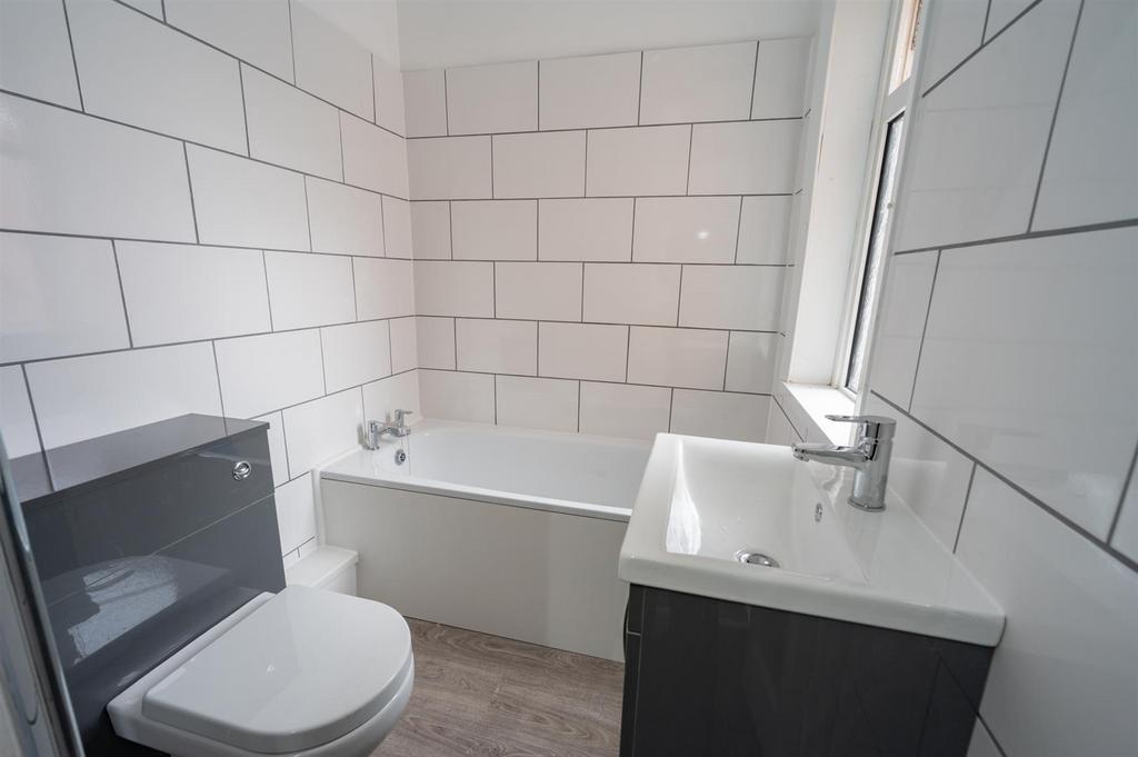 32 Carnarvon Road, Portsmouth, PO2 7 NL2210.jpg