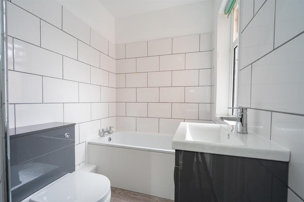 32 Carnarvon Road, Portsmouth, PO2 7 NL229.jpg