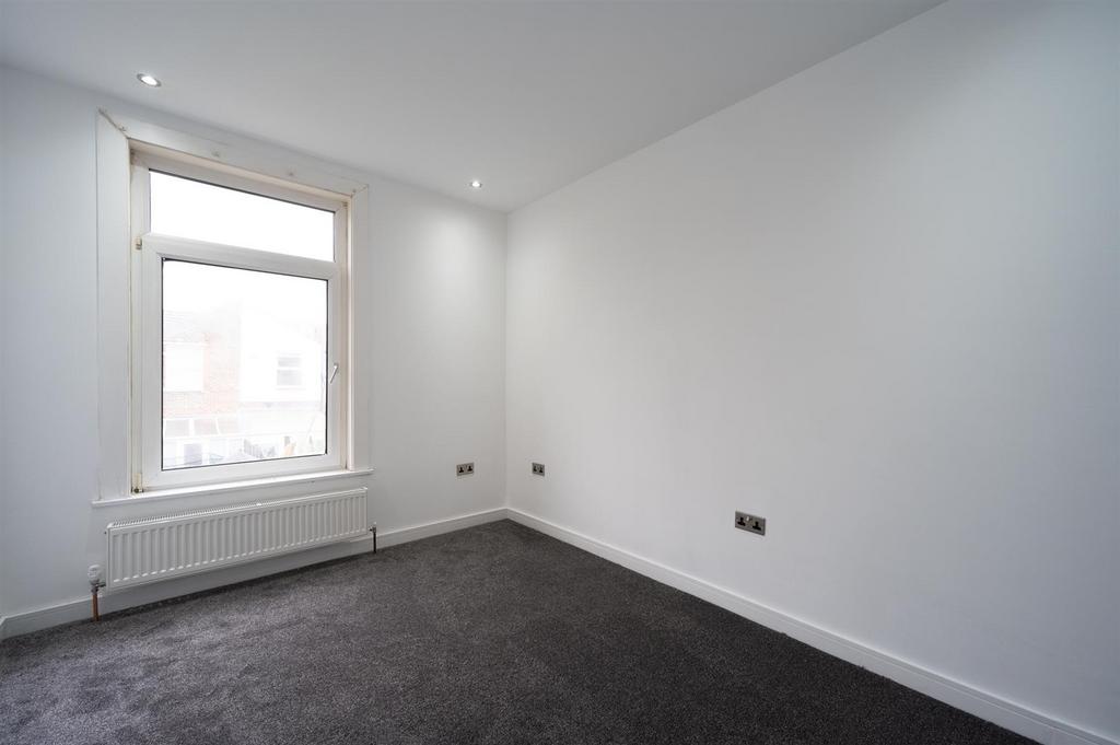 32 Carnarvon Road, Portsmouth, PO2 7 NL224.jpg