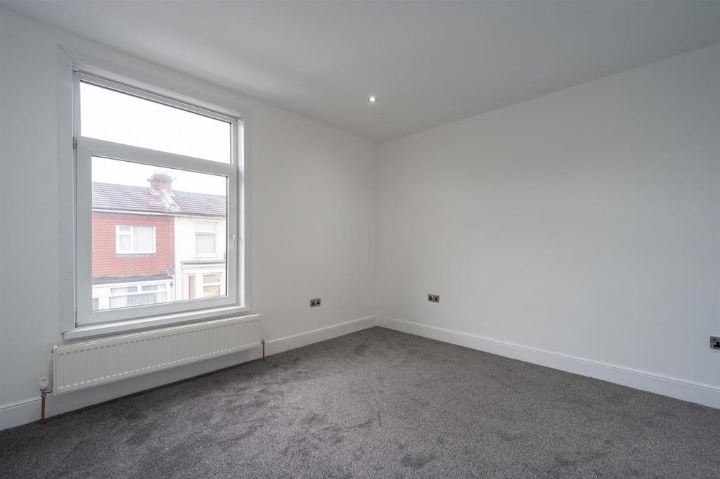 32 Carnarvon Road, Portsmouth, PO2 7 NL226.jpg