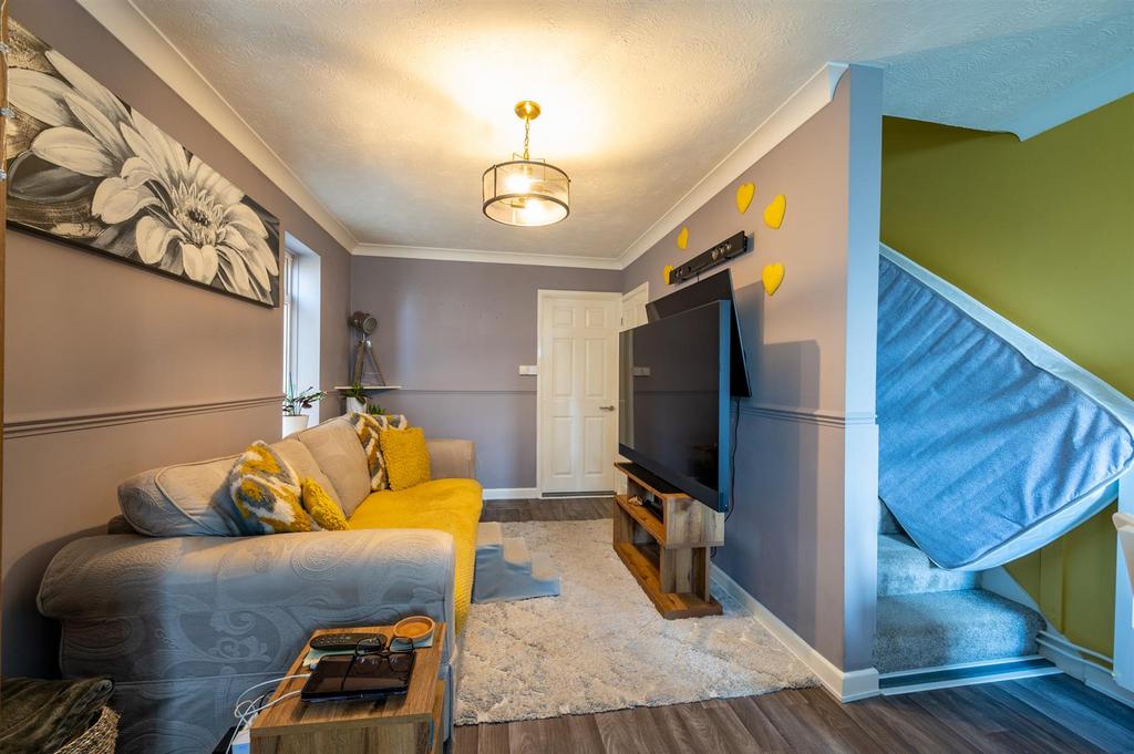 31 Cockleshell Gardens2217.jpg