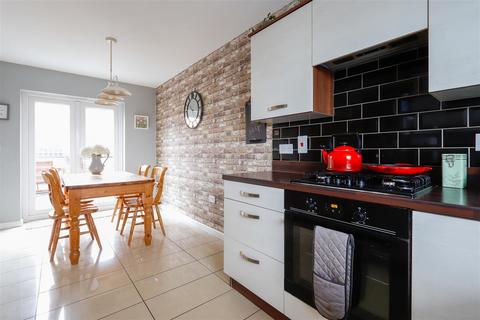 3 bedroom detached house for sale, White Farm, Barry