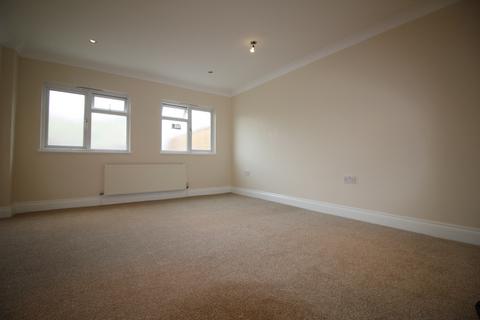 2 bedroom flat to rent, Tolworth Park Road, Surbiton KT6