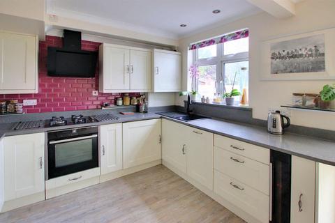 4 bedroom terraced house for sale, Stokes Road, Shirley