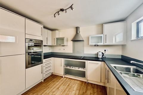 2 bedroom apartment for sale, Fishermans Way, Marina, Swansea