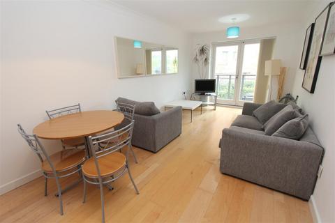 2 bedroom flat to rent, Turlow Court, Leeds