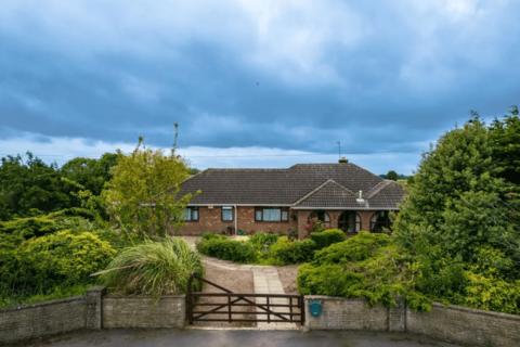 3 bedroom country house for sale, Holmpton, HU19