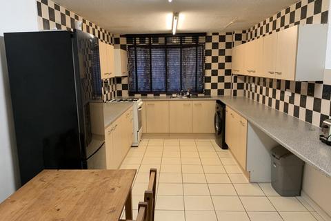 3 bedroom terraced house to rent, Leeds LS3