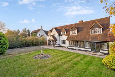 4 bedroom detached house for sale, Elm Close, Farnham Common SL2