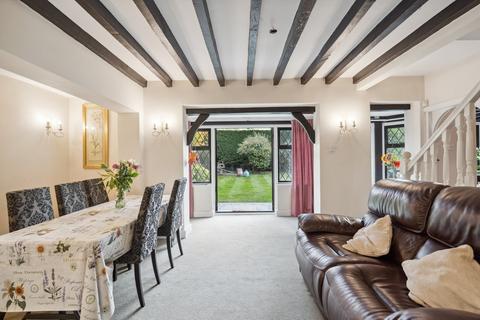 4 bedroom detached house for sale, Elm Close, Farnham Common SL2