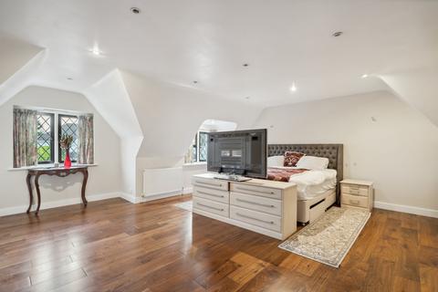 4 bedroom detached house for sale, Elm Close, Farnham Common SL2