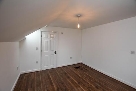 2 bedroom flat to rent, Dicconson Street, Swinley, Wigan, WN1 2AT