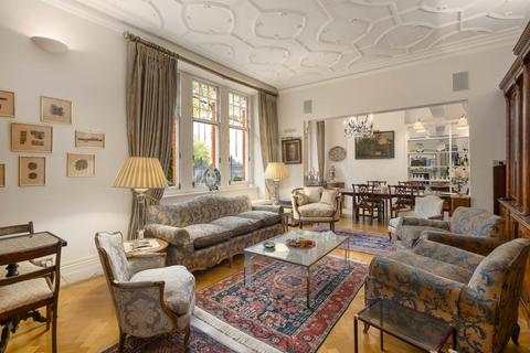 3 bedroom flat for sale, Queen'S Gate South Kensington SW7