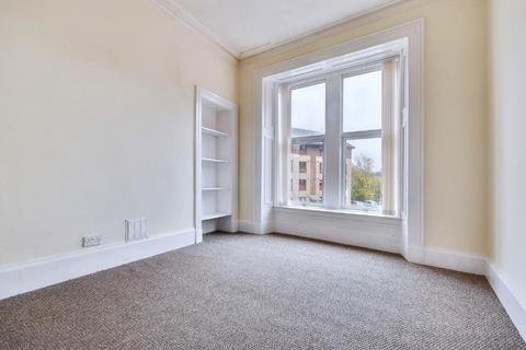 2 bedroom flat to rent, Murdieston Street, Inverclyde, Greenock, PA15