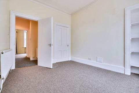 2 bedroom flat to rent, Murdieston Street, Inverclyde, Greenock, PA15